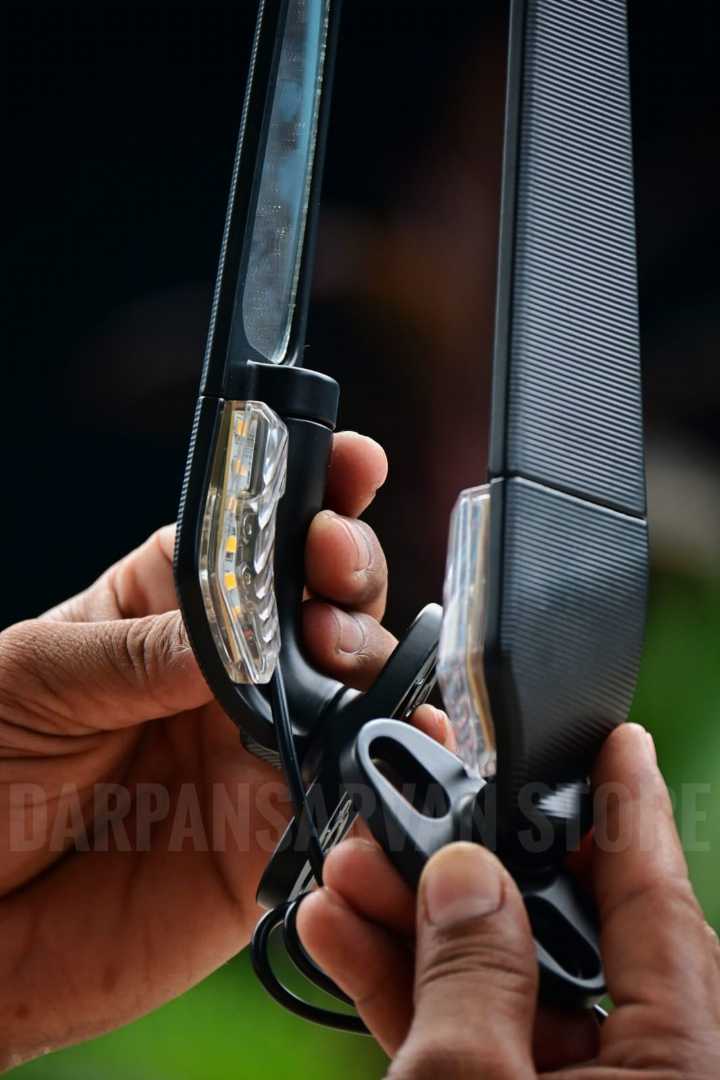Arrow,Dynamic,Looking,Glass,For,sports,bike